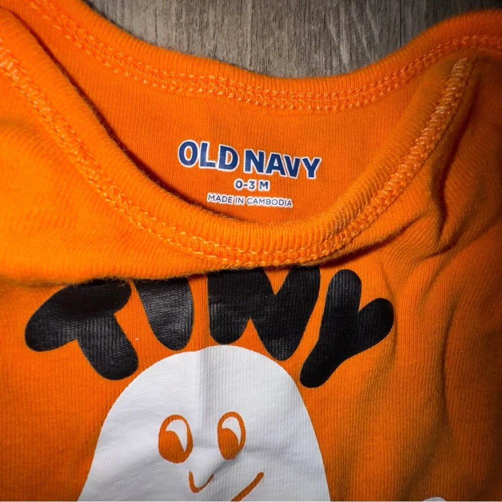 ☀️6/$20☀️ Old Navy Tiny Boo Onesie